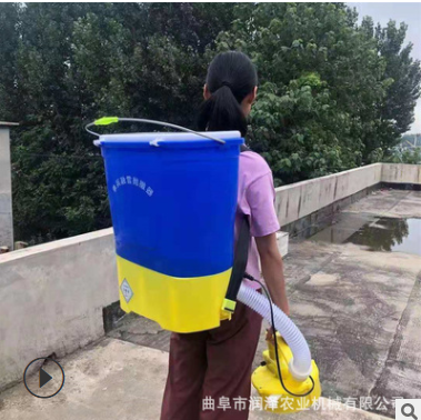 單兵融雪拋灑器背負(fù)式電動追肥農(nóng)用顆粒撒肥機魚塘飼料自動拋撒機