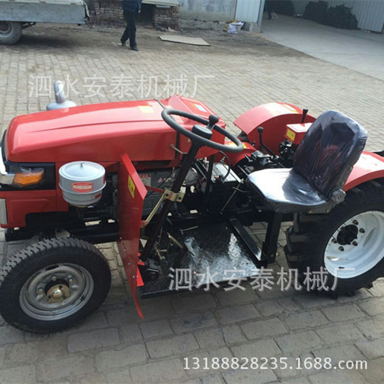 小型四輪拖拉機