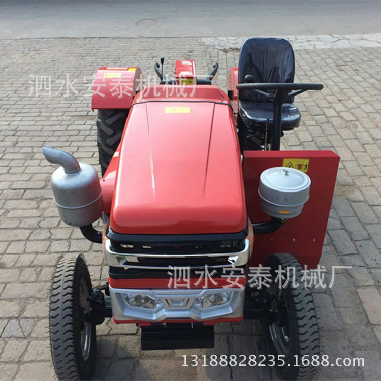 小型四輪拖拉機