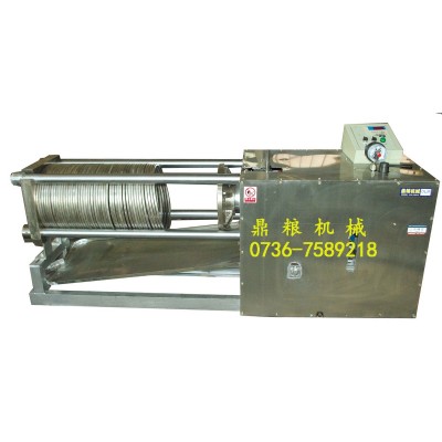 新型臥式液壓榨油機，自動壓榨自動退榨，不銹鋼材質(zhì)，出油率高