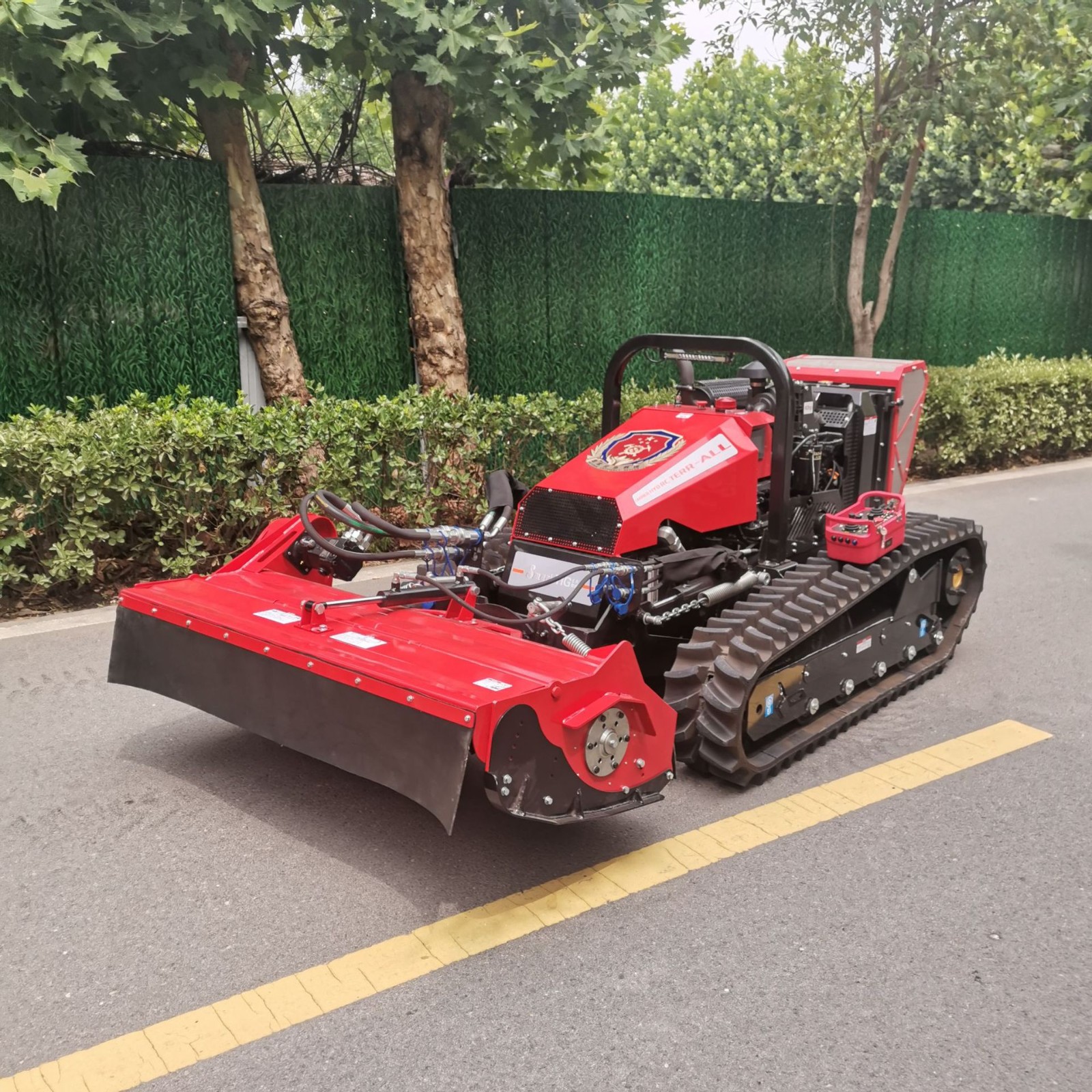 堤壩大馬力遙控割灌機 全地形護坡割草機多缸履帶割草機