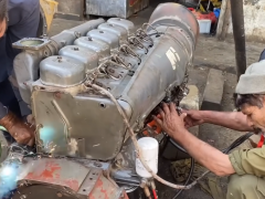維修一臺不需要加冷卻液的大型柴油發動機，這裝配工藝不敢恭維！