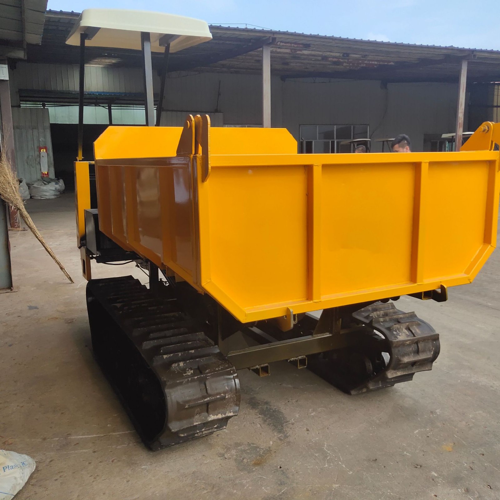 5噸履帶運(yùn)輸車 泥濘土地山地履帶運(yùn)輸車 裝載式履帶運(yùn)輸車