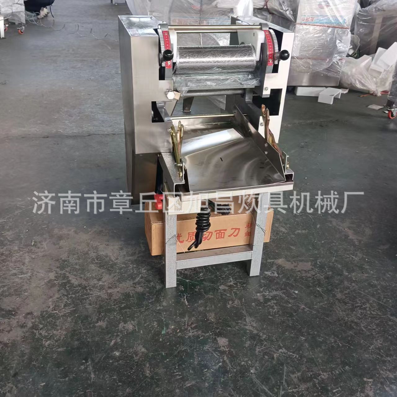 現(xiàn)貨銷售多功能面條機 壓面 揉面 可出多種類型面條 商用小型面條
