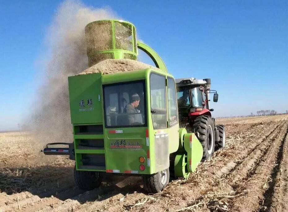 收集王9YF-2.2型秸稈自動(dòng)撿拾飼料揉搓打捆機(jī)