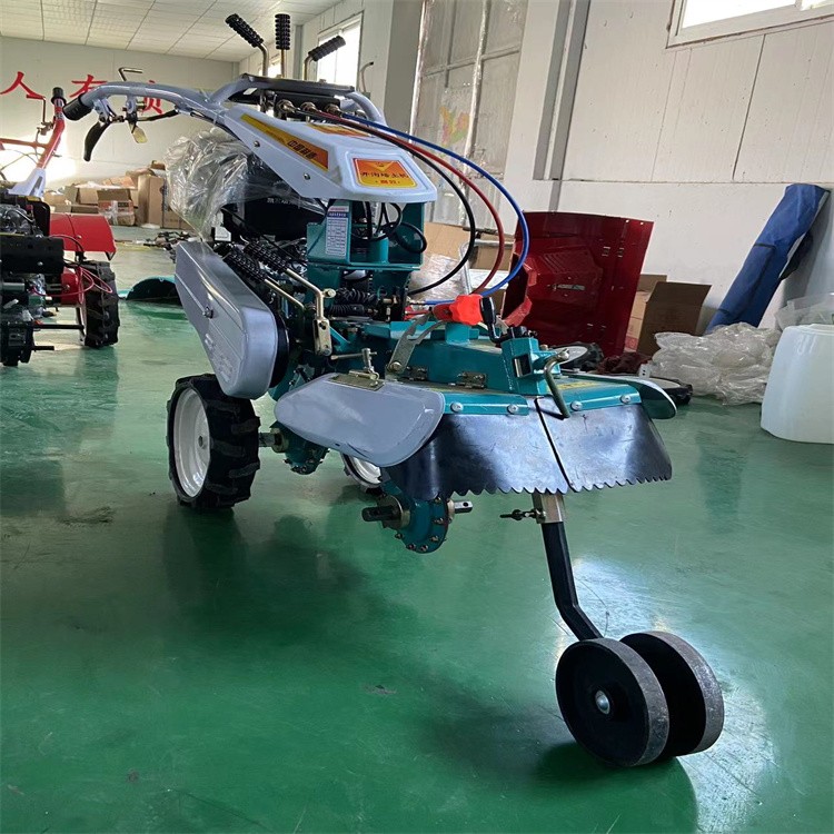 開溝培土機(jī)工作視頻 丘陵地帶多功能田園管理機(jī) 大姜種植起壟機(jī)