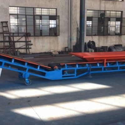 正鑫 大傾角爬坡皮帶輸送機 廠家定制 可移動糧食建材輸送設備