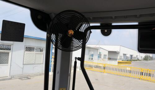 雷沃歐豹M1404-D輪式拖拉機