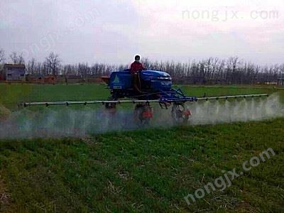 成帆3WSH-1050型自走式水旱兩用噴藥機