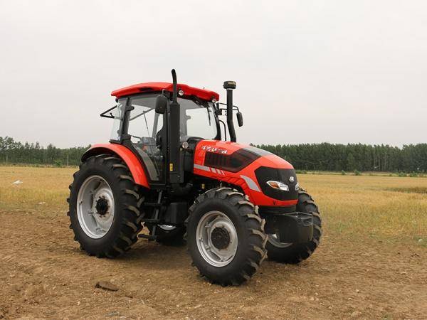 道依茨-法爾LE1204輪式拖拉機