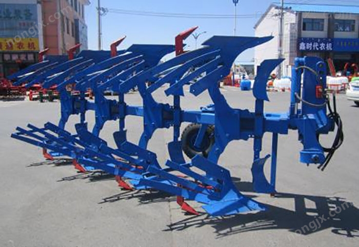鑫多利1LSZF-445 型復(fù)式液壓翻轉(zhuǎn)深松犁