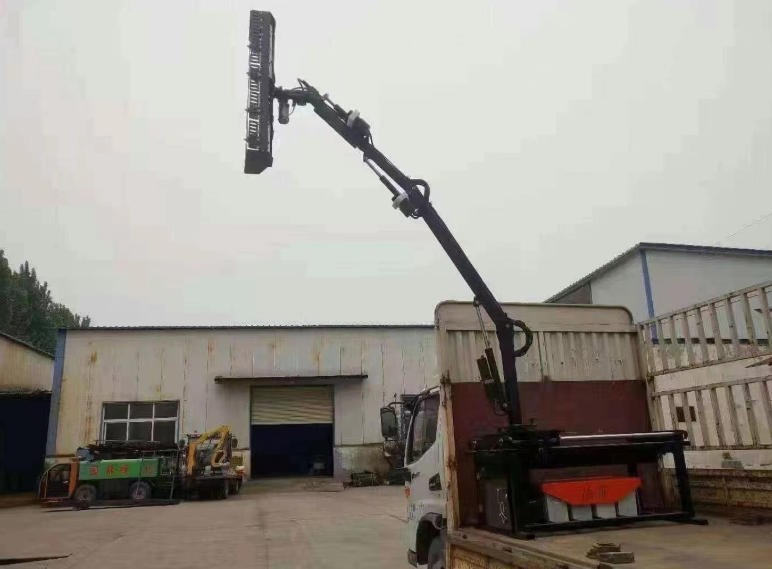 車載式中分帶修剪機