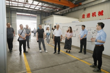 實地觀摩促交流 技能賦能助發(fā)展 | 山東省淄博市淄川區(qū)總工會黨組成員、副主席馮進明一行蒞臨景興紙業(yè)調(diào)研交流